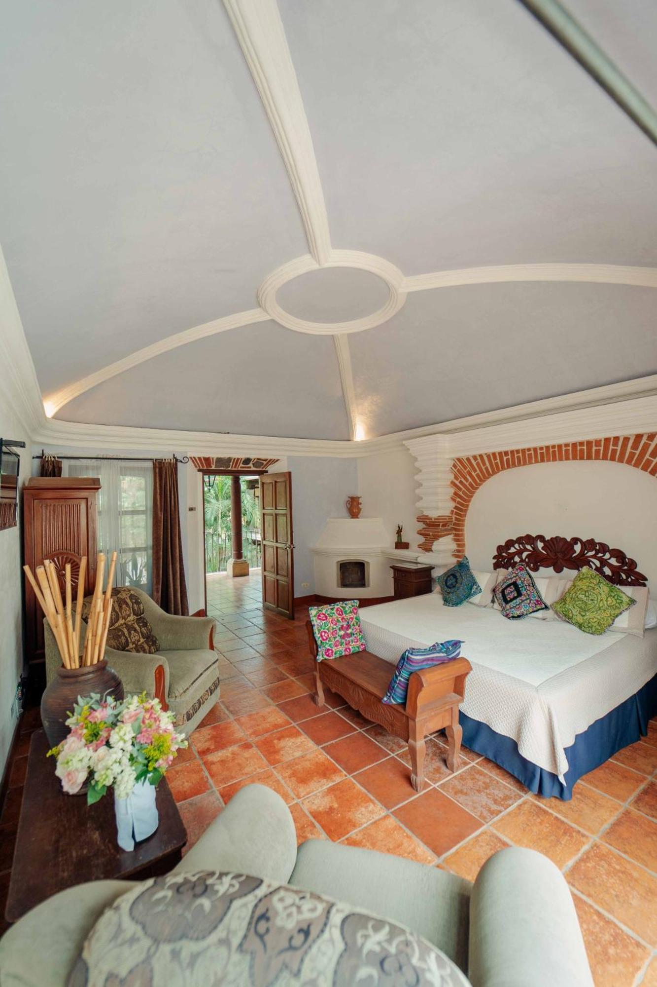 Hotel Real Plaza Antigua ภายนอก รูปภาพ