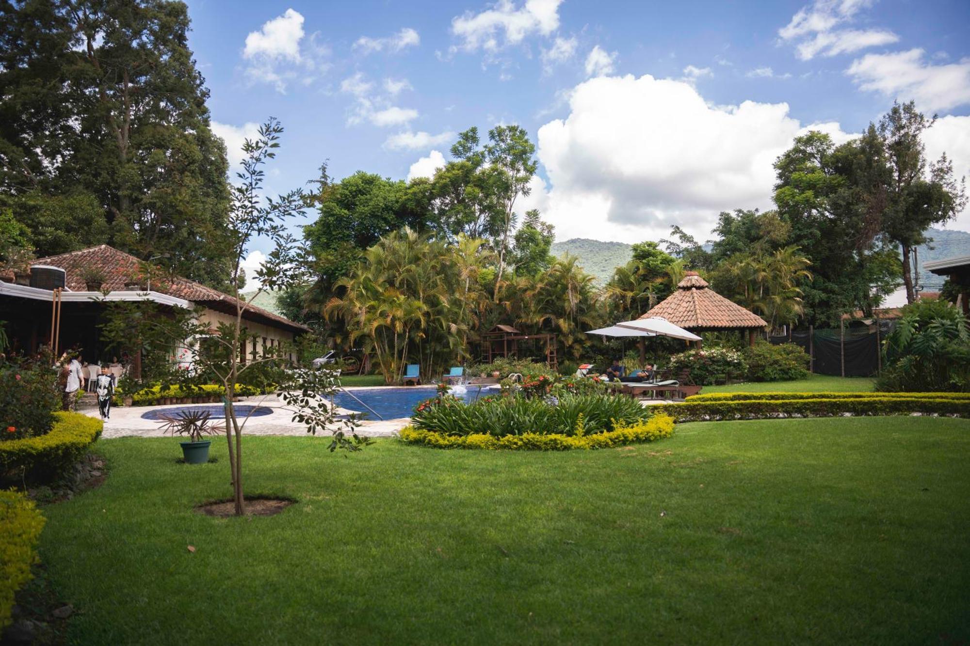 Hotel Real Plaza Antigua ภายนอก รูปภาพ