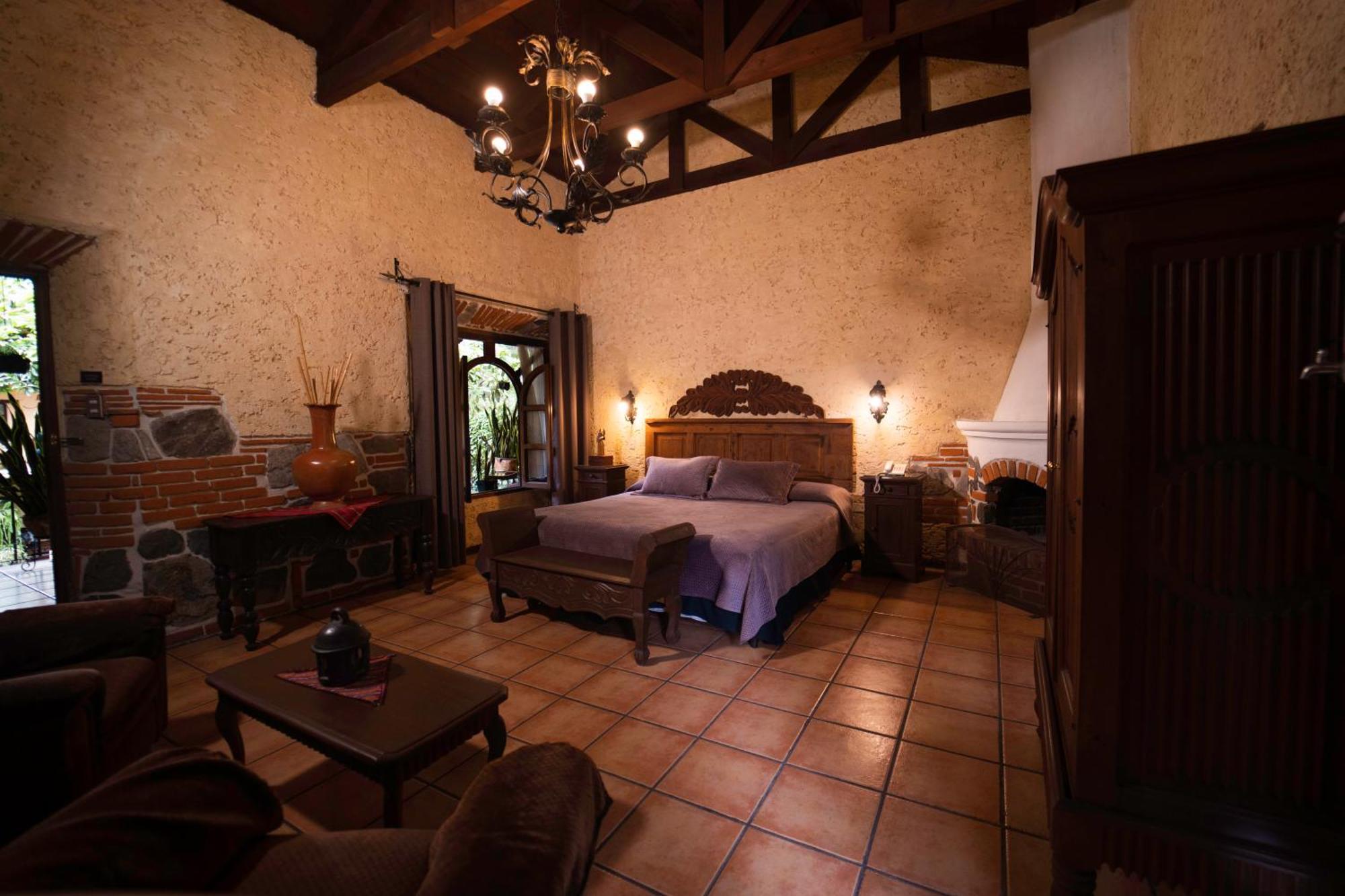 Hotel Real Plaza Antigua ภายนอก รูปภาพ